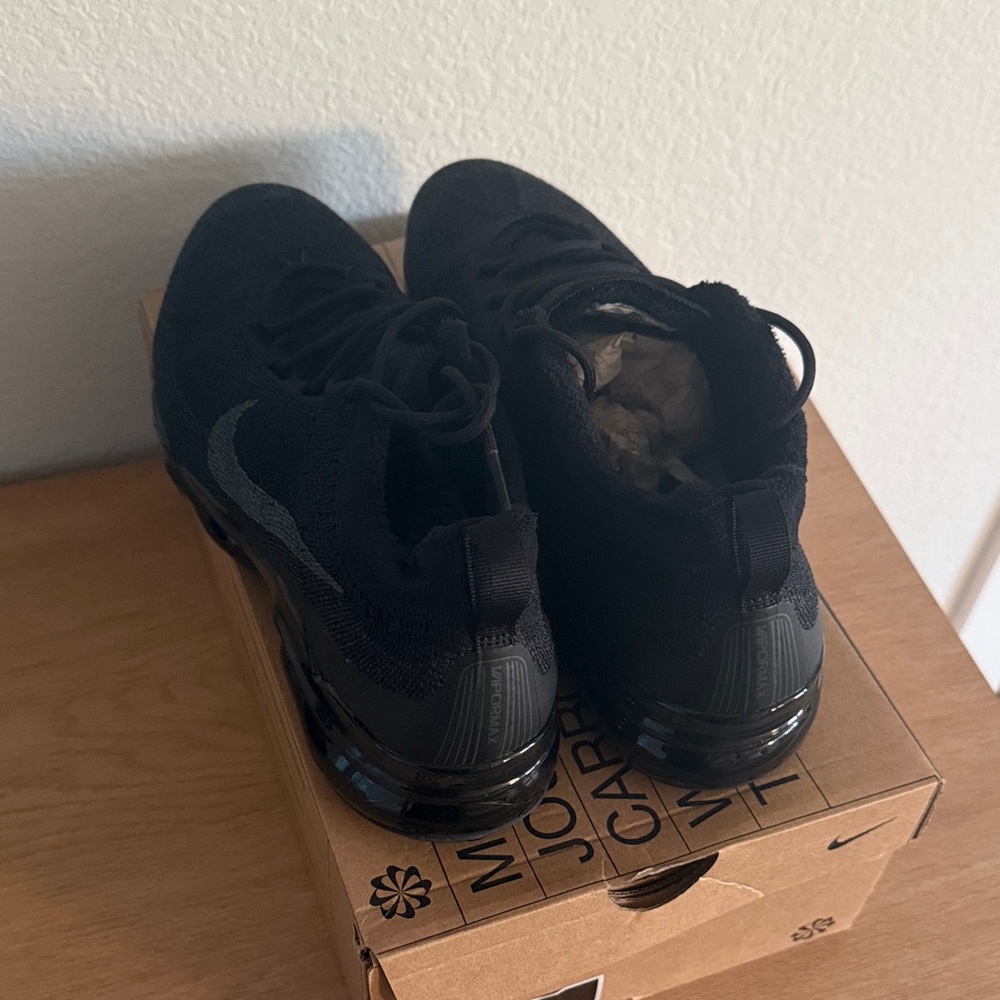 Nike Black Air Vapormax 2023 Flyknit Size 11 - Picture 3 of 5